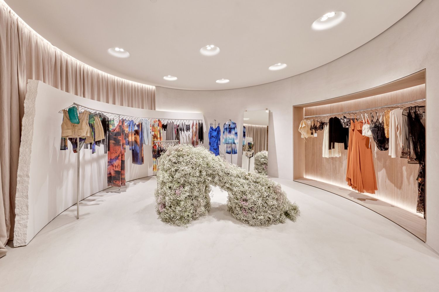 CONSUMO: Zara inaugura loja de 2 mil metros com novo conceito em
